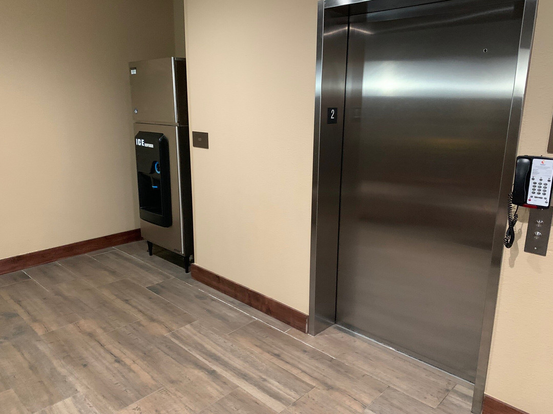 Comfort Inn and Suites主图