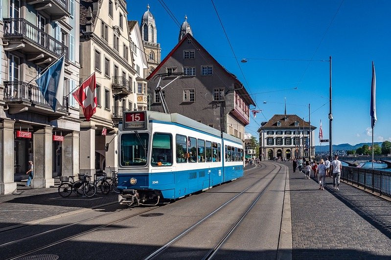 Tours of Switzerland - Zurich景点图片