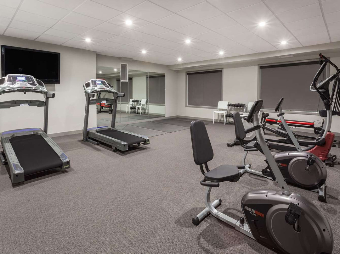 草原城温德姆华美达酒店主图