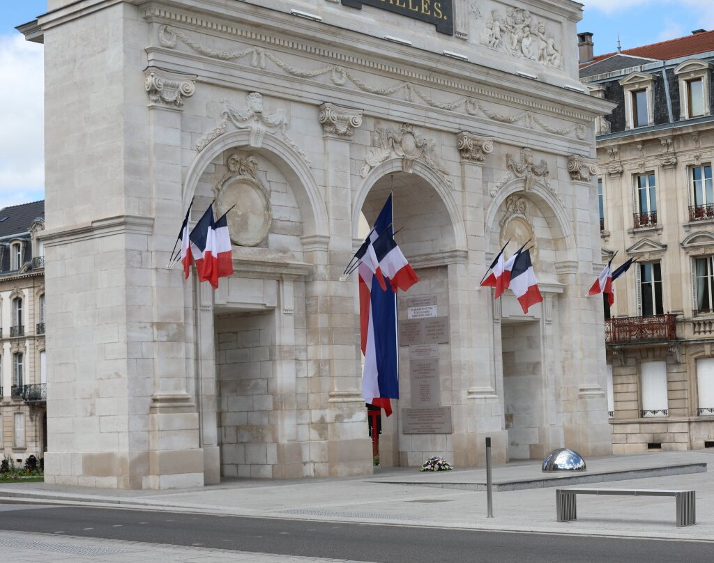 Porte Désilles景点图片