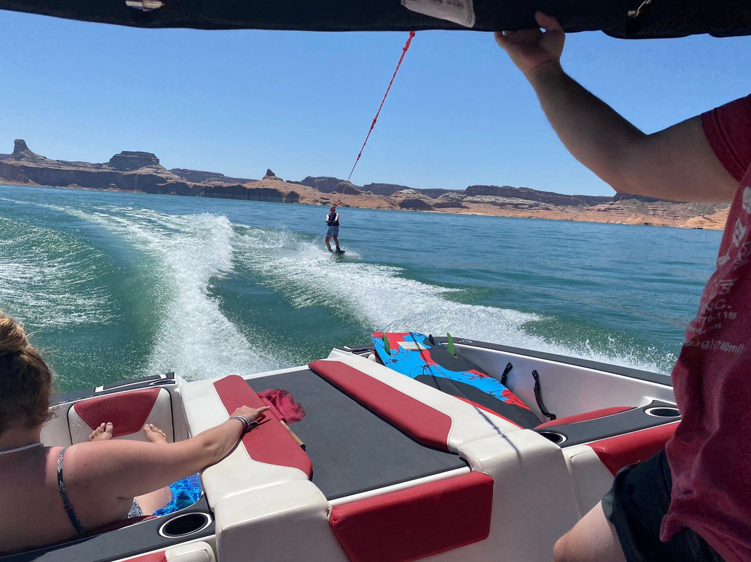 Canyon Boat Rentals-鲍威尔湖必去景点