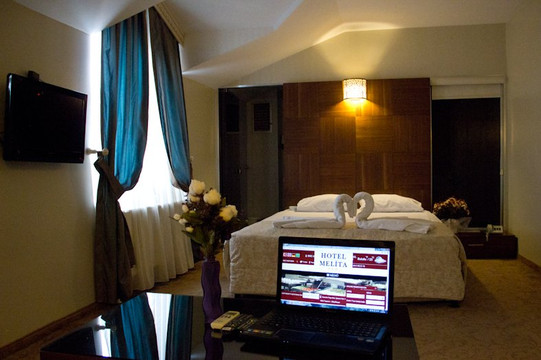 梅利塔酒店主图