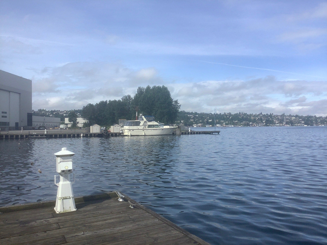 Gene Coulon Memorial Beach Park-伦顿必去景点