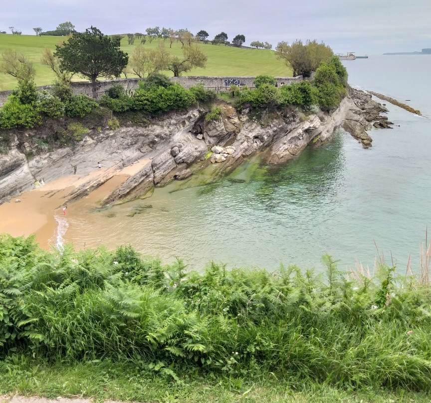 Playa de Los Molinucos-桑坦德必去景点