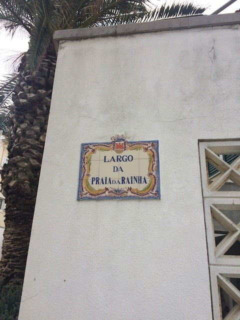 Praia da Rainha景点图片