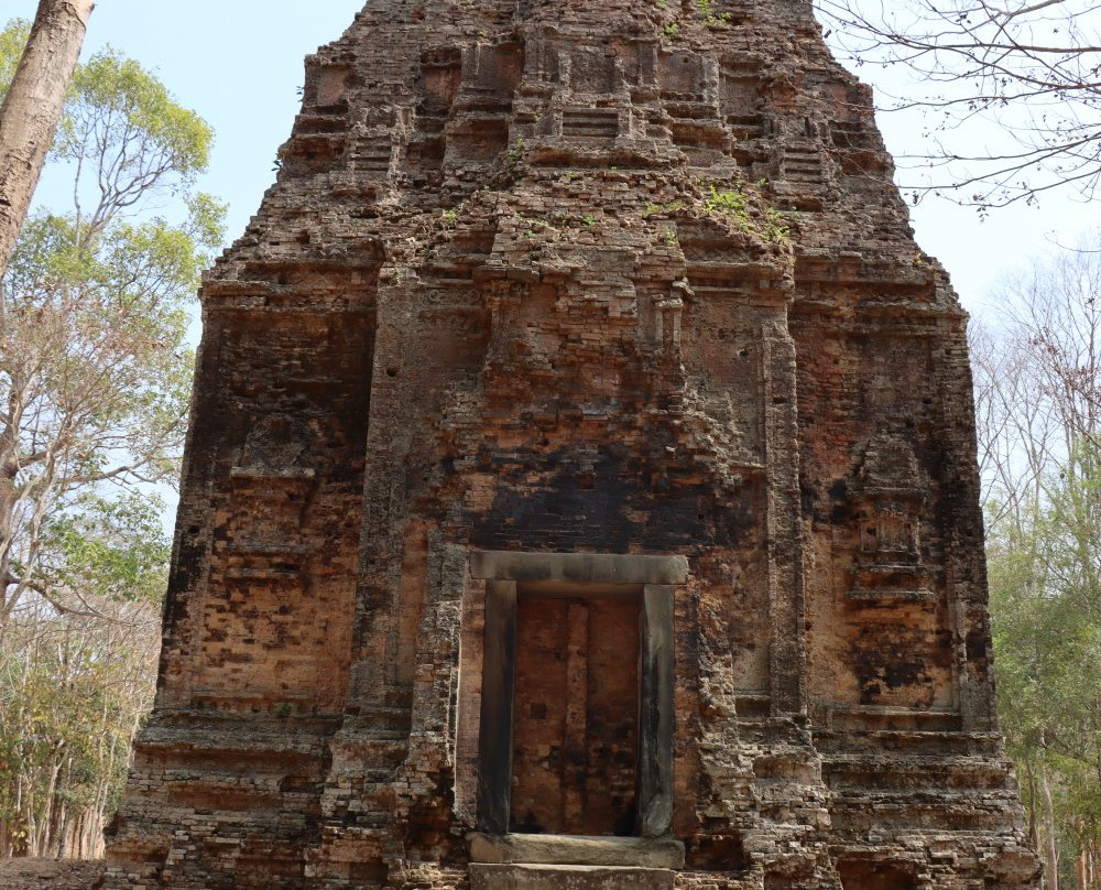 Prasat Yeai Poeun-磅同必去景点