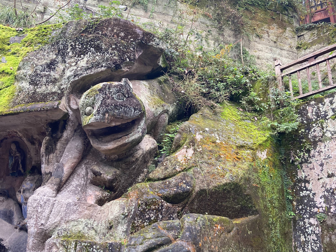 小佛湾造像景点图片