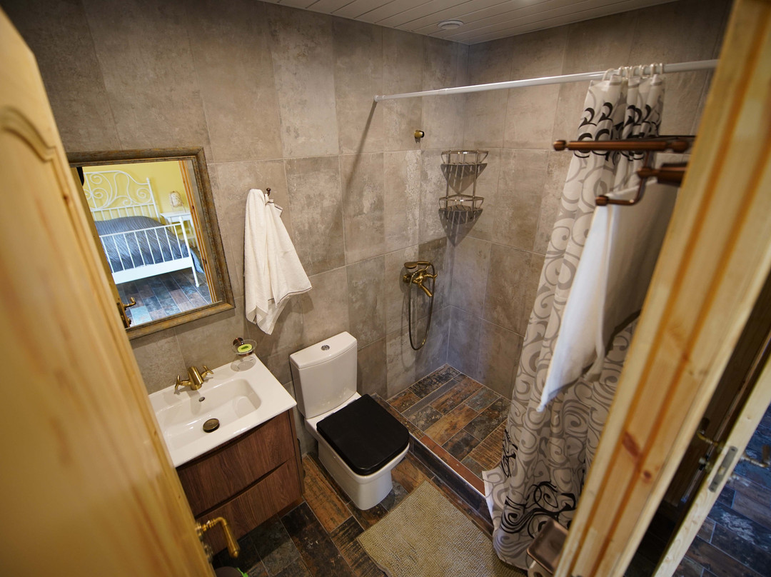 Gnishik Visitor Center主图