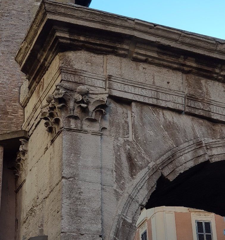 Arco di Gallieno景点图片