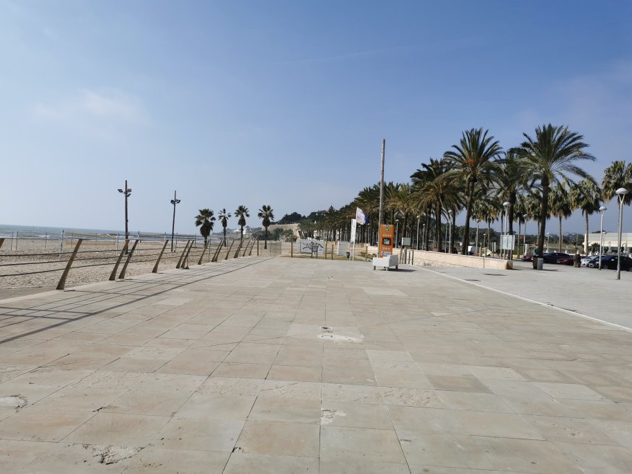 Playa de Adarró-比利亚努埃瓦－赫尔特鲁必去景点