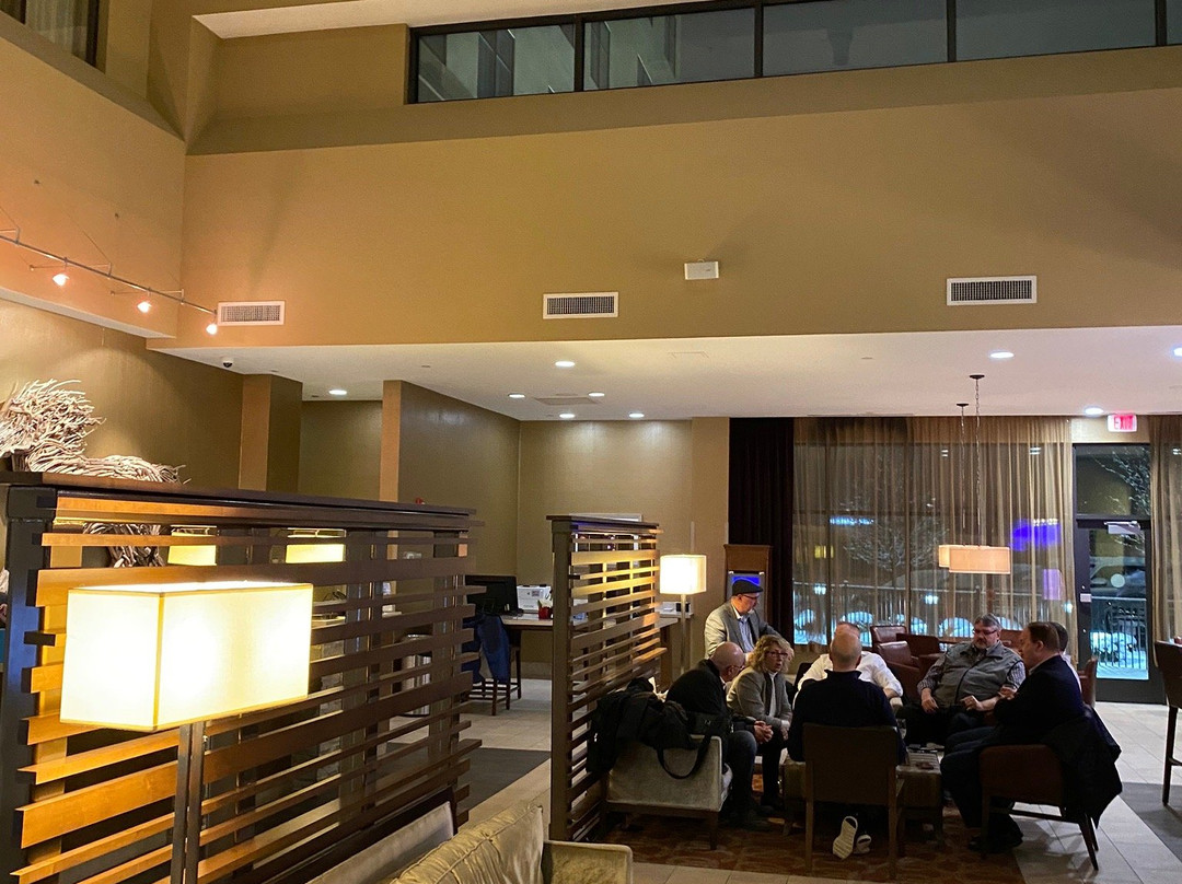 Embassy Suites by Hilton Akron Canton Airport主图