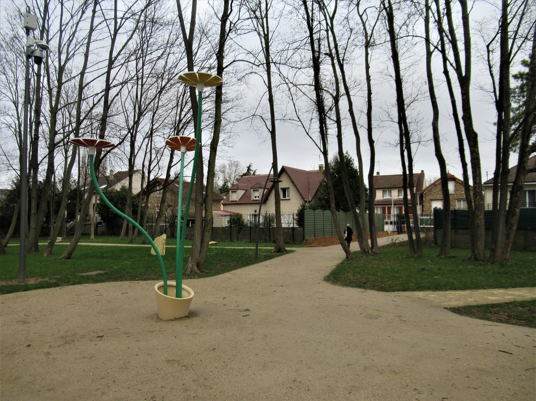 Cours Napoléon Bonaparte-Aulnay-sous-Bois必去景点