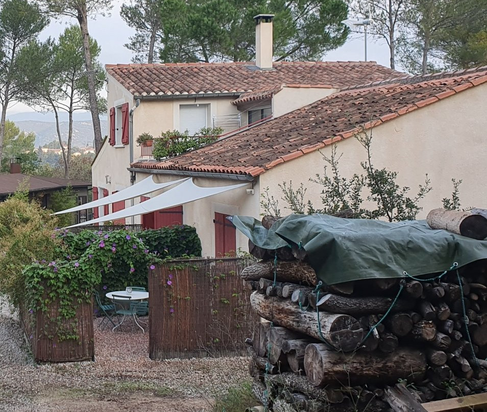 Chambres d'Hotes les Esterelles主图