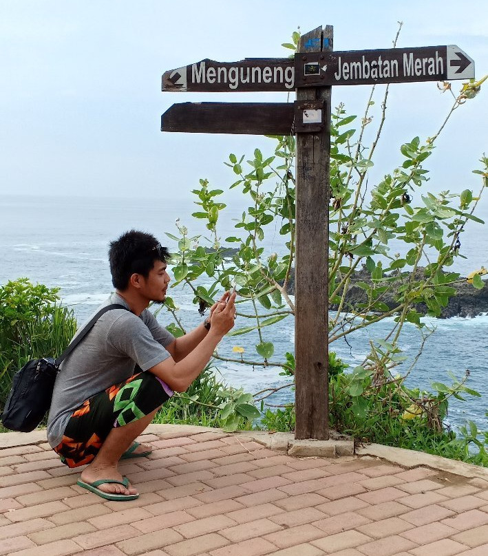 Menganti Beach景点图片
