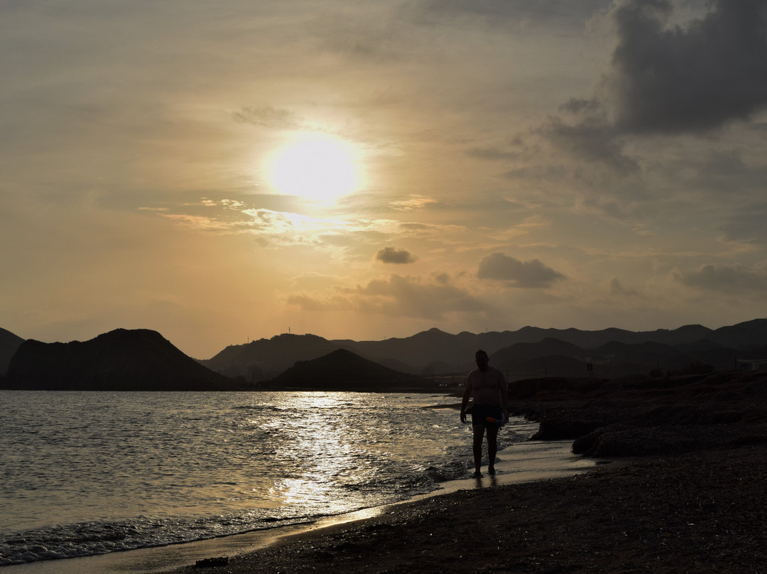 Playa de la Cola-Calabardina必去景点