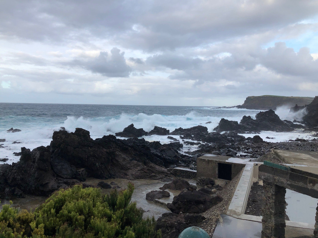 Piscinas Naturais das Quatro Ribeiras-Quatro Ribeiras必去景点