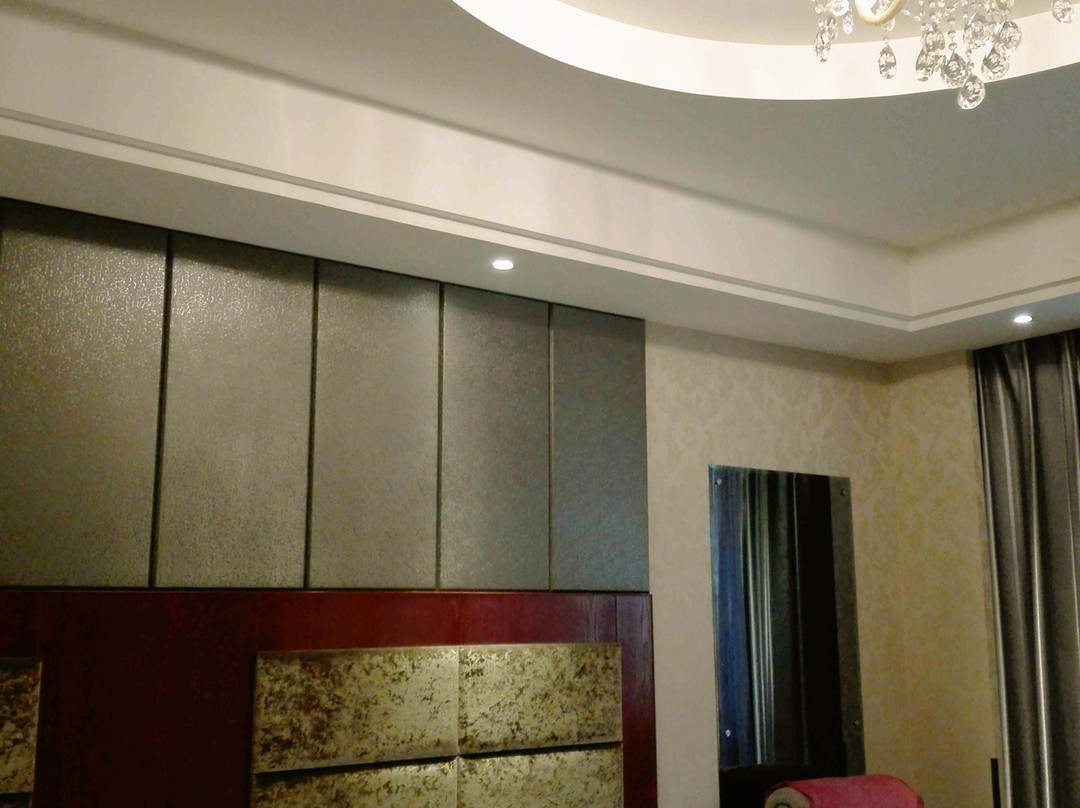 嘉年华精品酒店主图