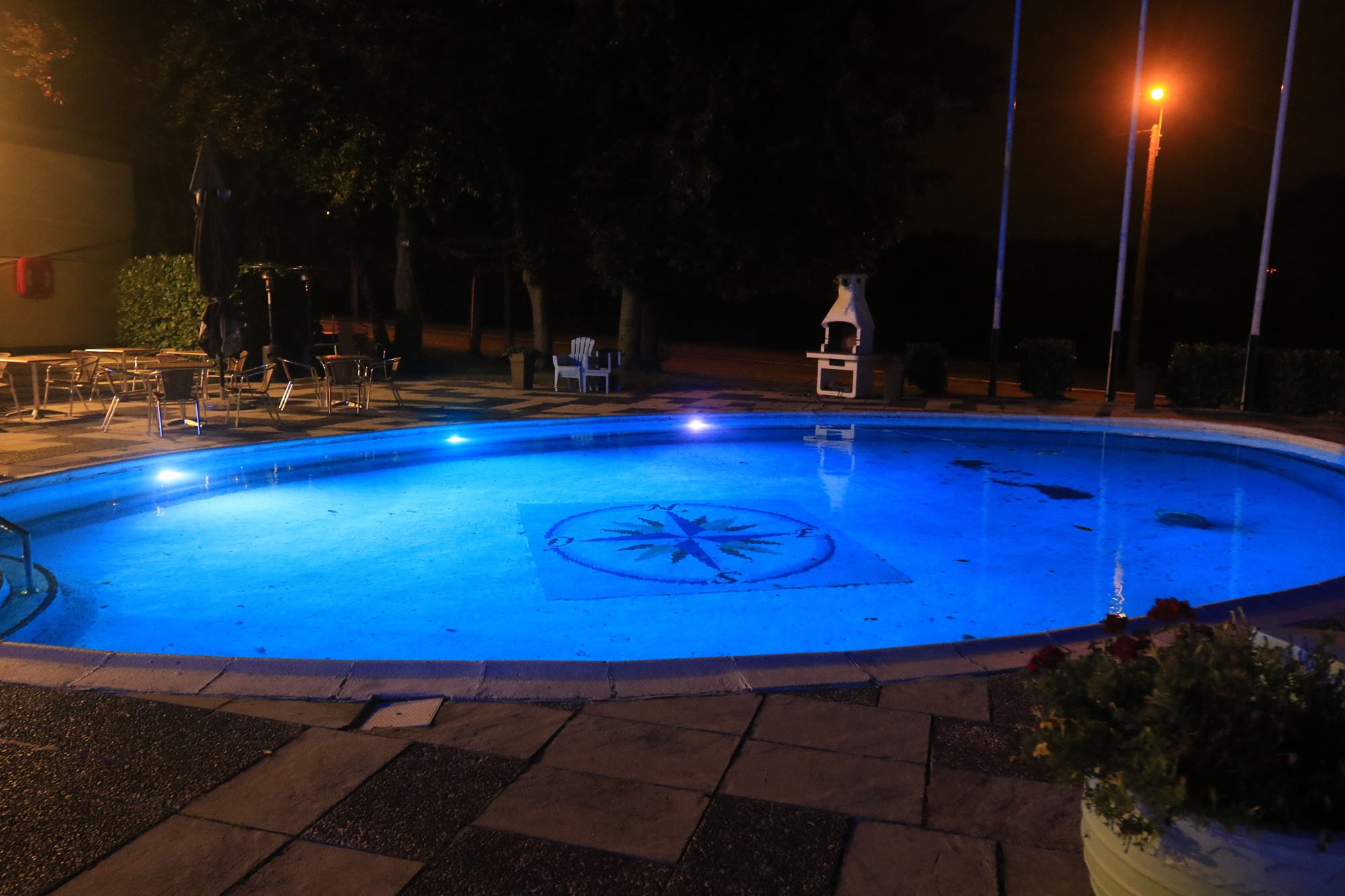 Globales Post Hotel & Wellness-泳池