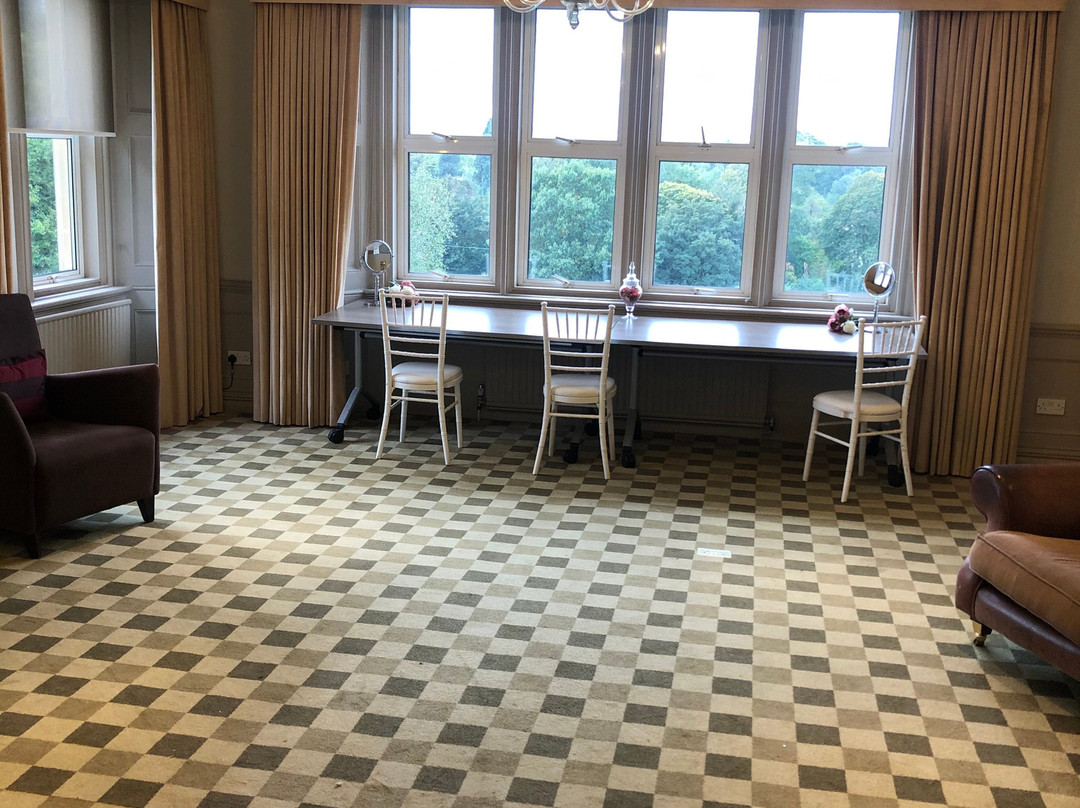 Hartsfield Manor, Betchworth主图
