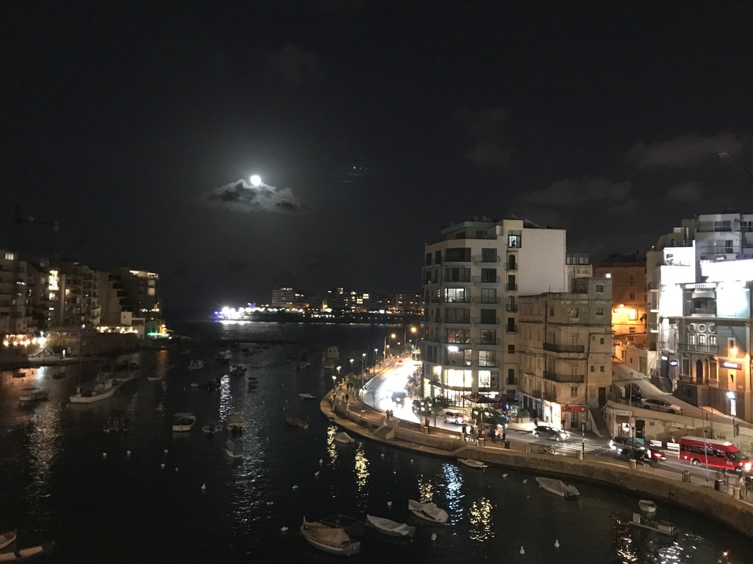 朱利安尼酒店主图