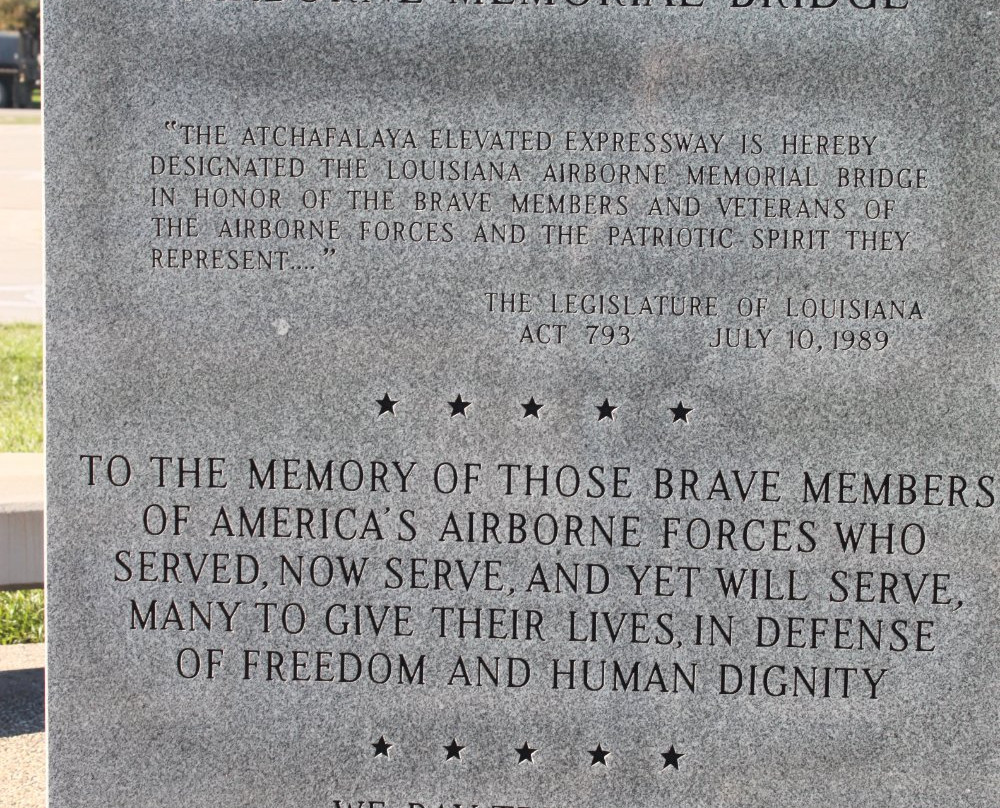 Louisiana Airborne Memorial Bridge and Monument景点图片