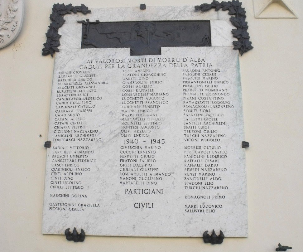 Palazzo Comunale-Morro d'Alba必去景点