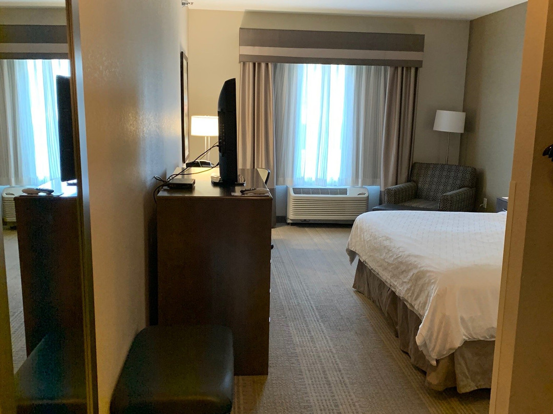 Holiday Inn Express & Suites Wichita Northeast By IHG主图