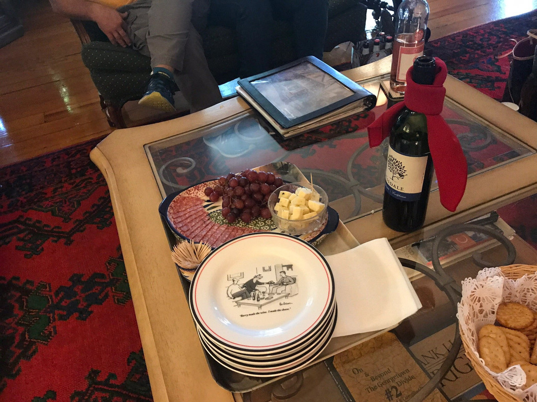 The Historic American River Inn主图