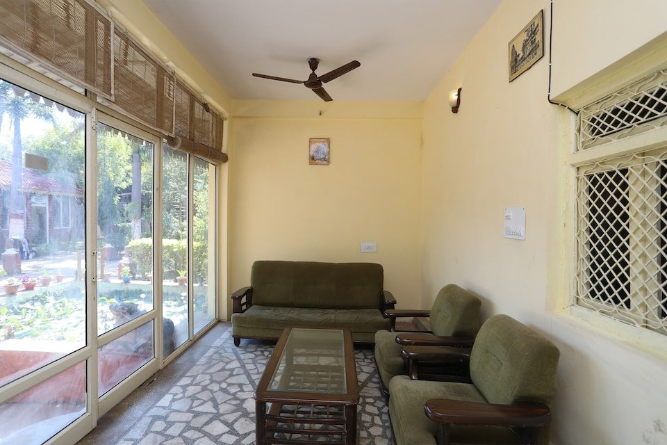 The Green Petal Resort主图