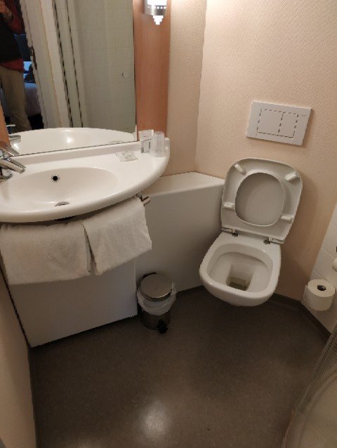 宜必思海弗莱酒店-浴室