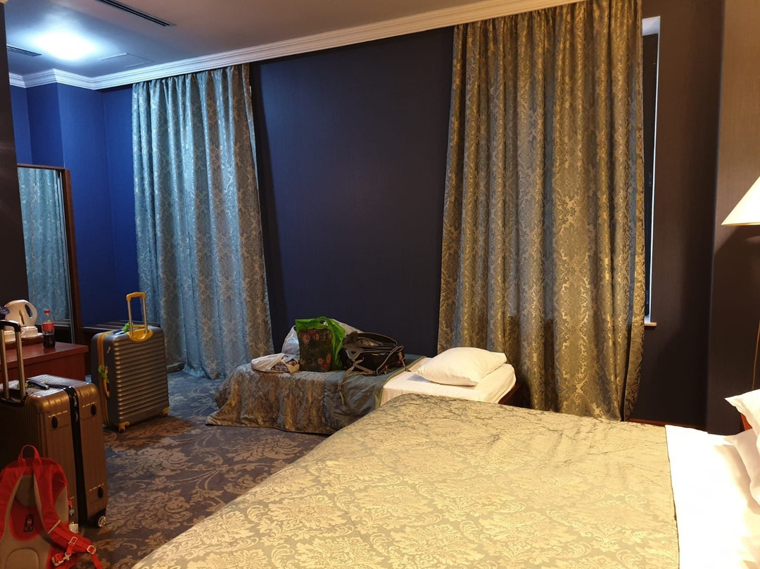 Astoria Hotel主图
