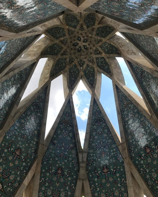 Mausoleum of Omar Khayyam景点图片