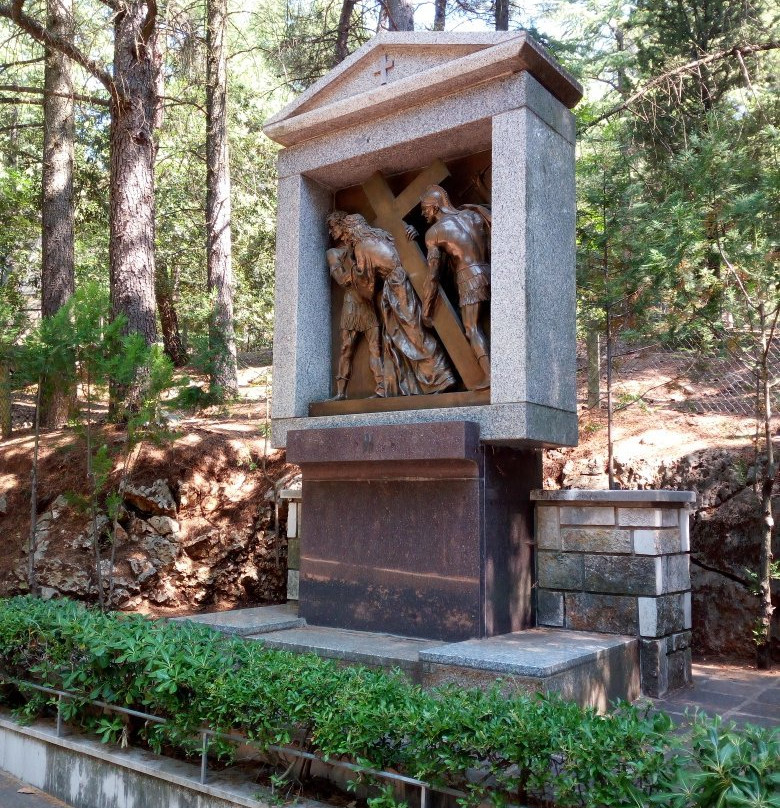 Via Crucis Monumentale-San Giovanni Rotondo必去景点