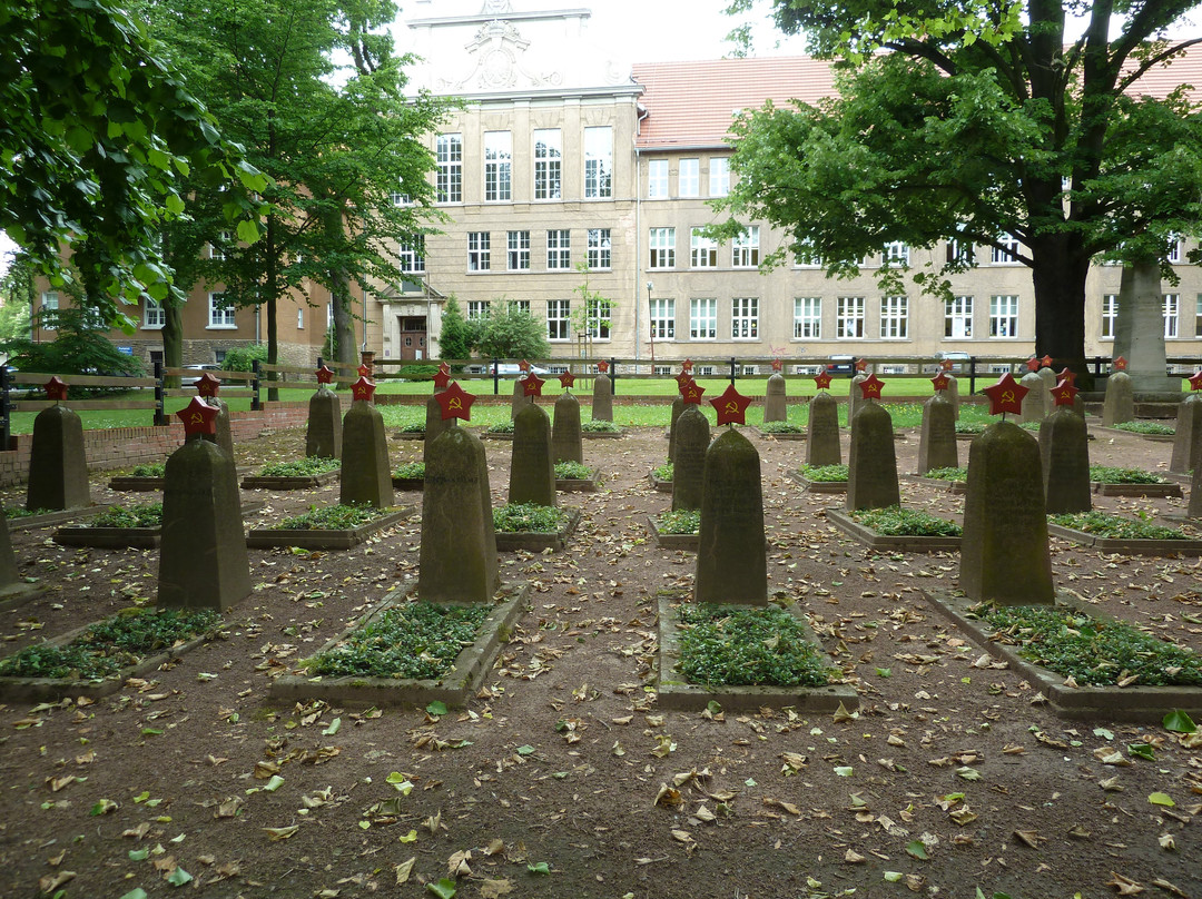 Sowjetischer Friedhof景点图片