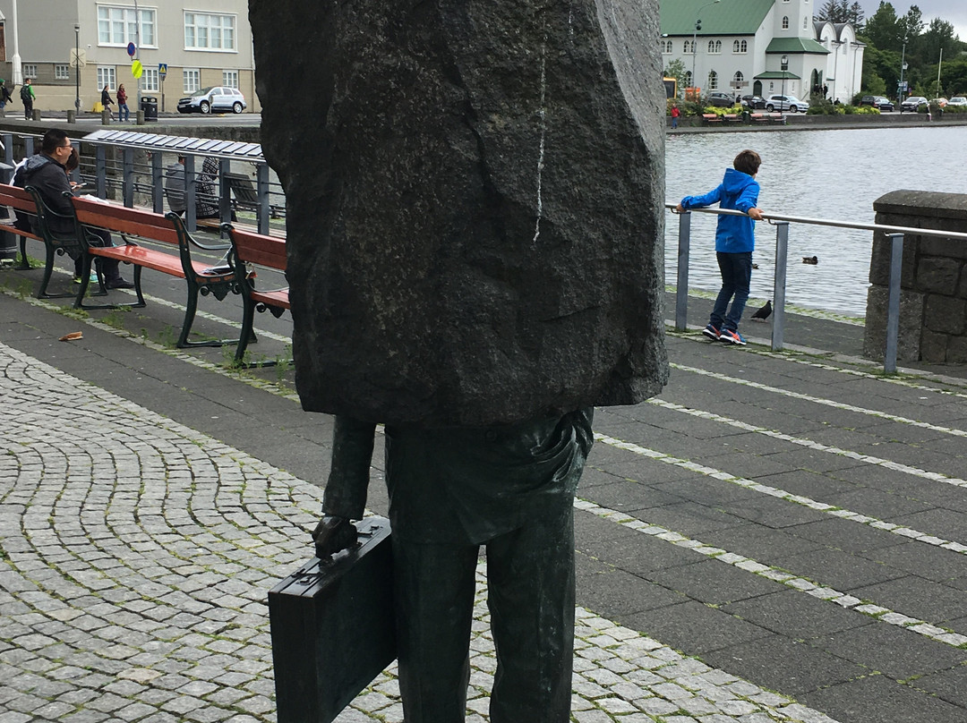 Lake Tjornin-雷克雅未克必去景点
