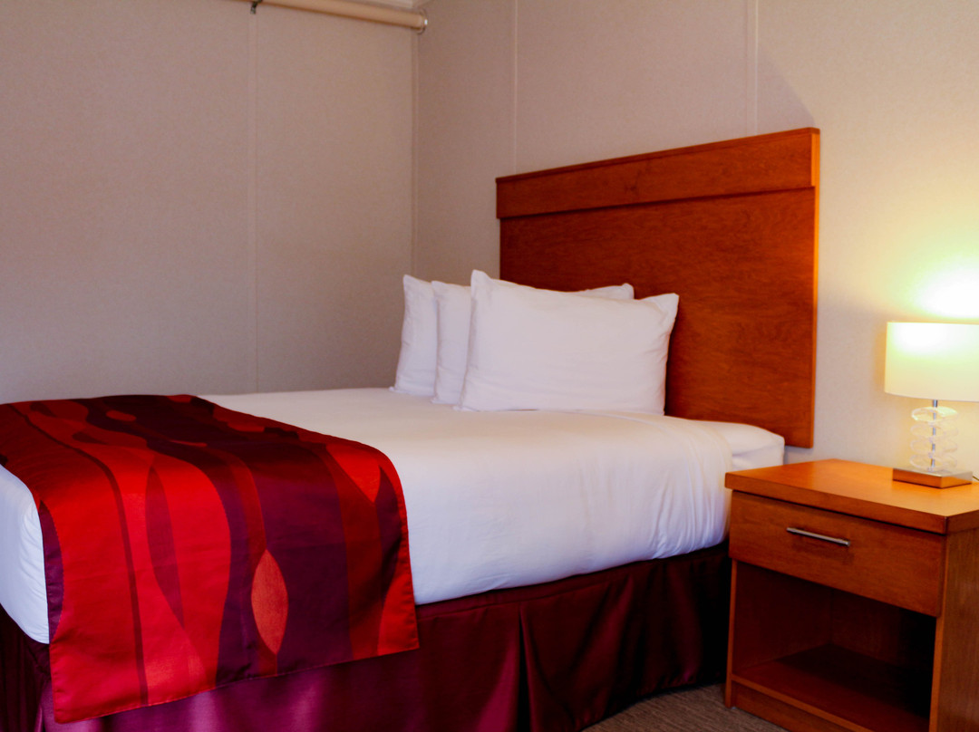 Golden Prairie Lodge