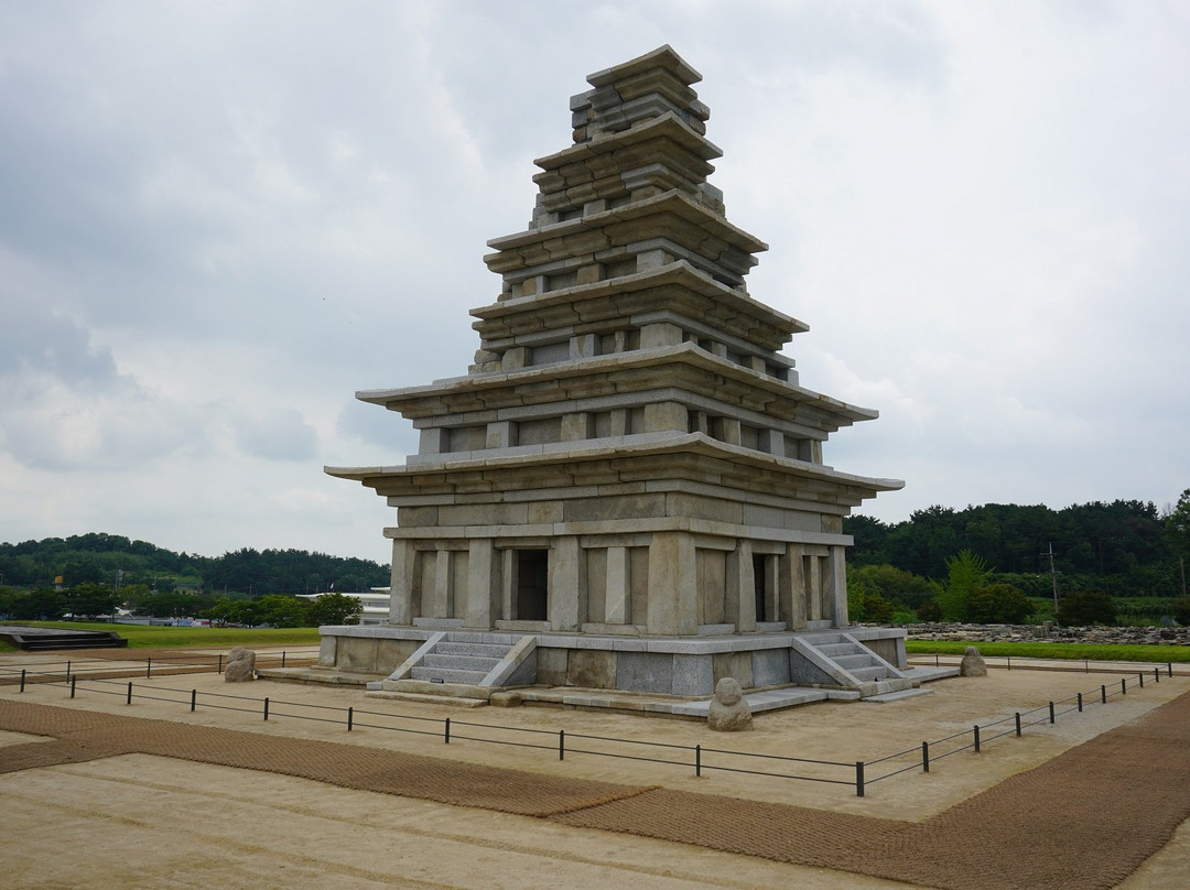 Iksan Mireuksa Temple Site景点图片