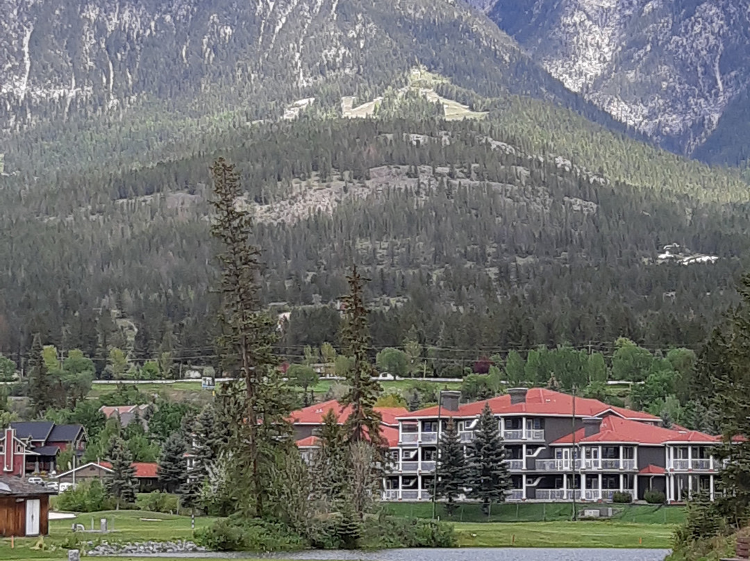 Riverside Golf Resort at Fairmont主图