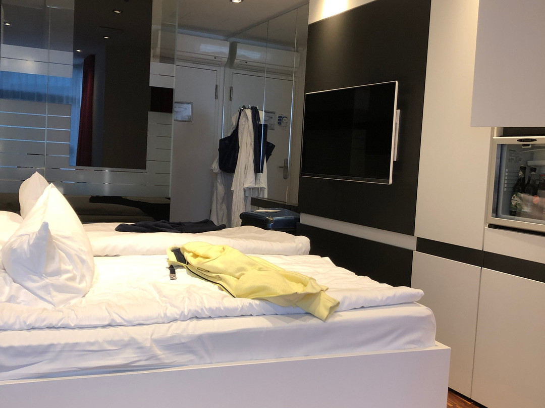 宫蒙塔尔酒店主图