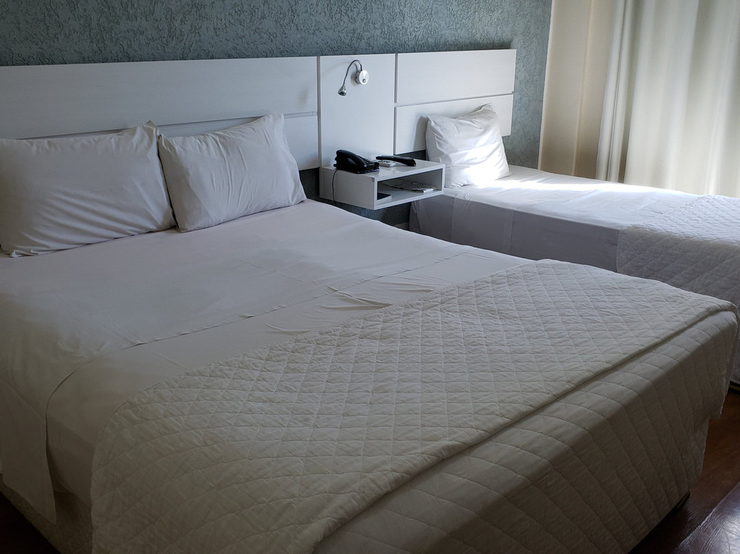 Emirates Hotel & Suites主图