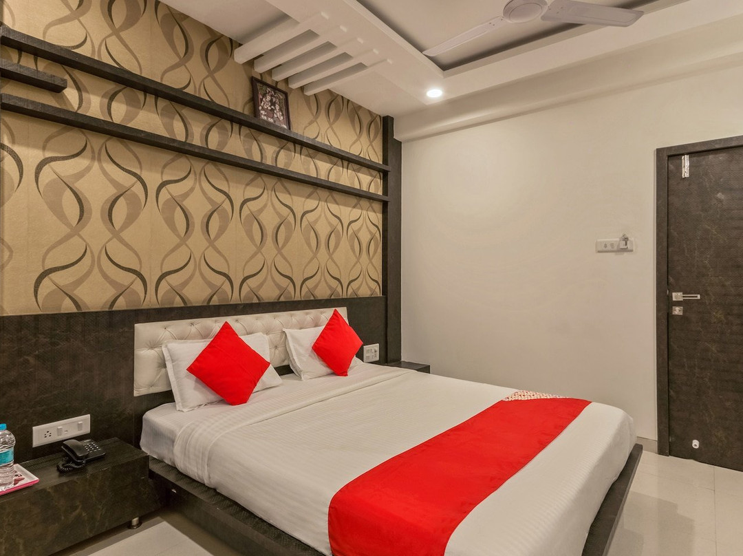 OYO 19196 Shree Sai Niladri Residency主图