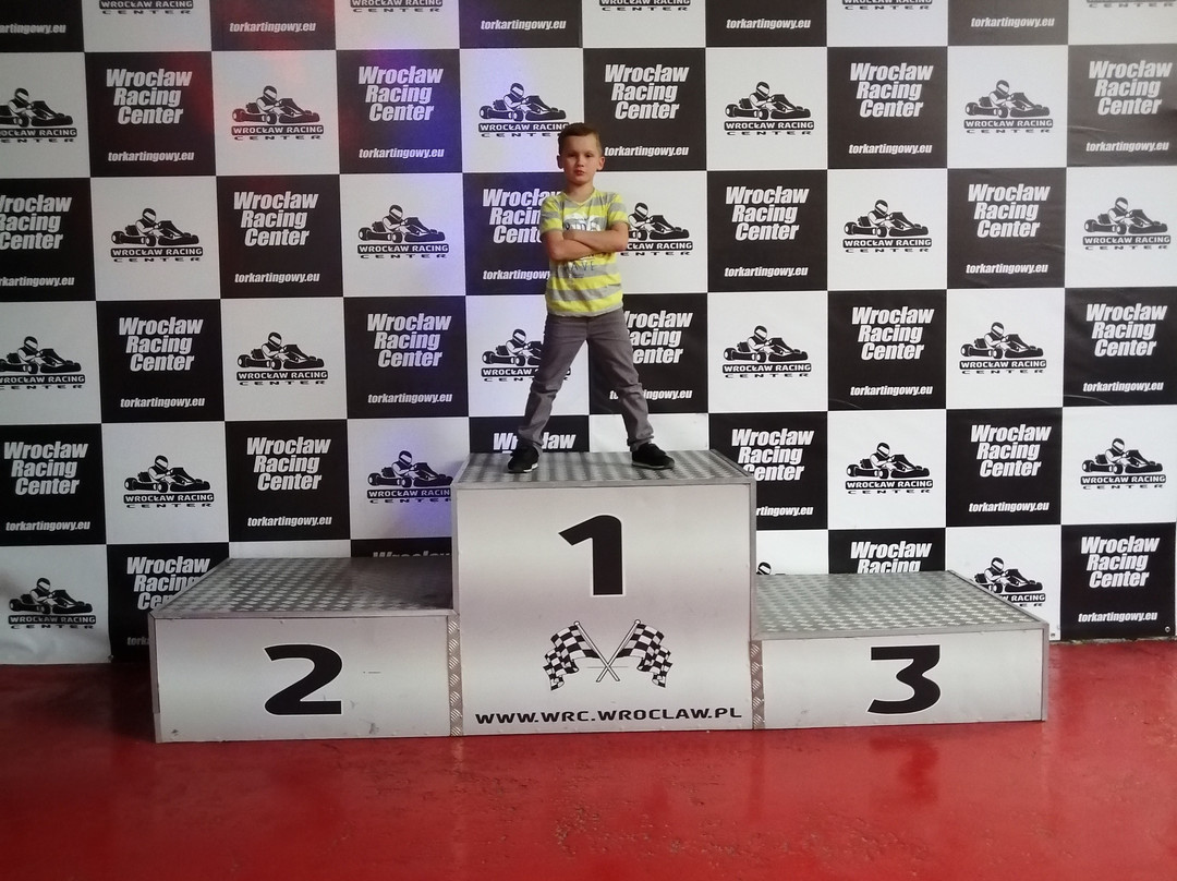 Wrocław Racing Center - indoor karting景点图片