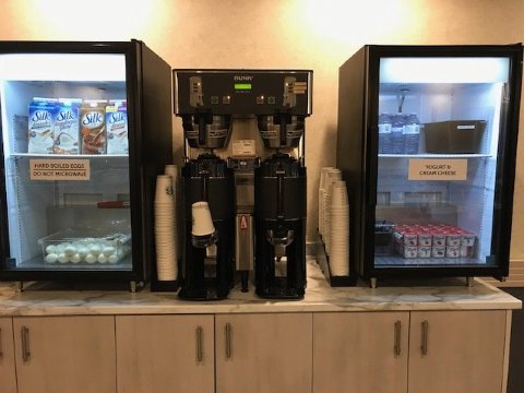 Coast Abbotsford Hotel & Suites-餐饮