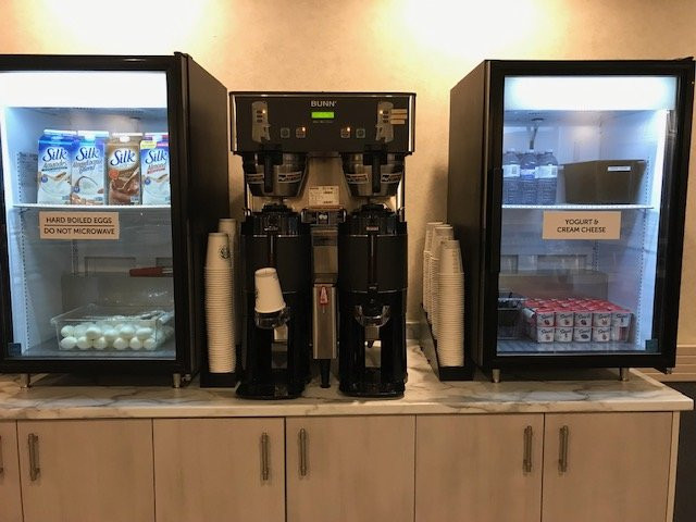 Coast Abbotsford Hotel & Suites主图