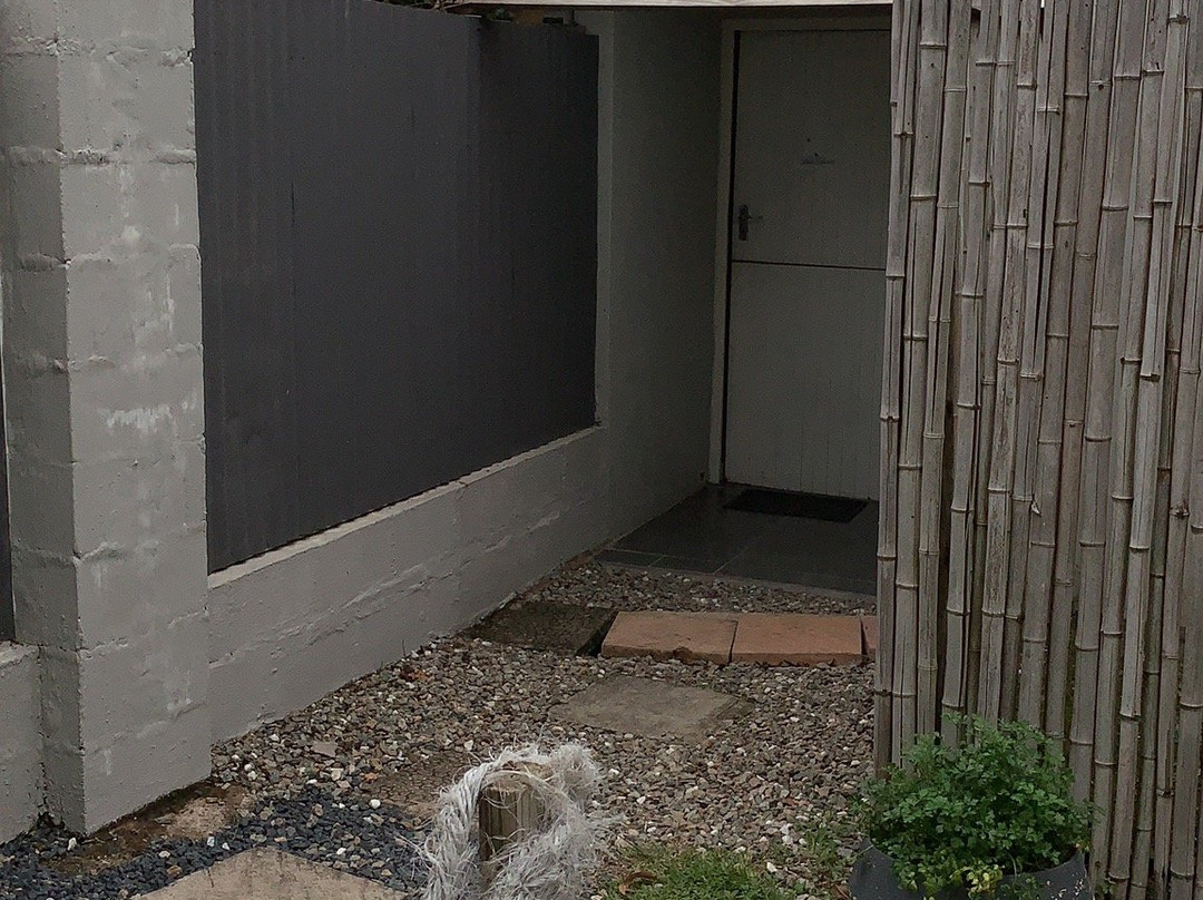 Barefoot B & B主图