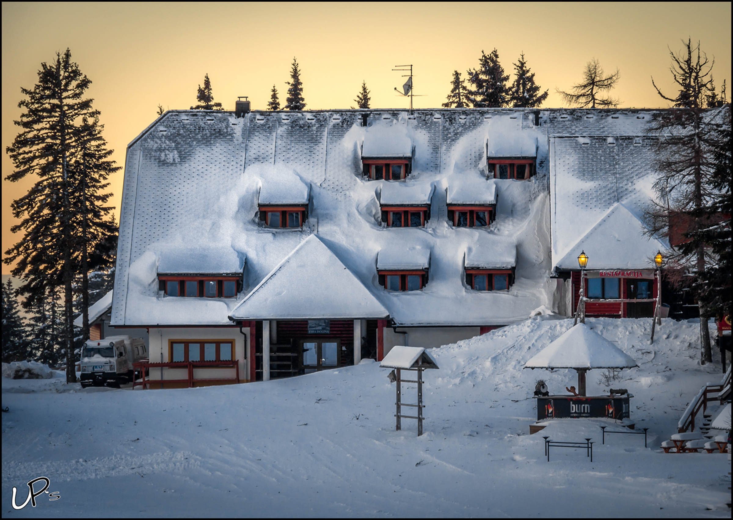 Hotel Krvavec-官方