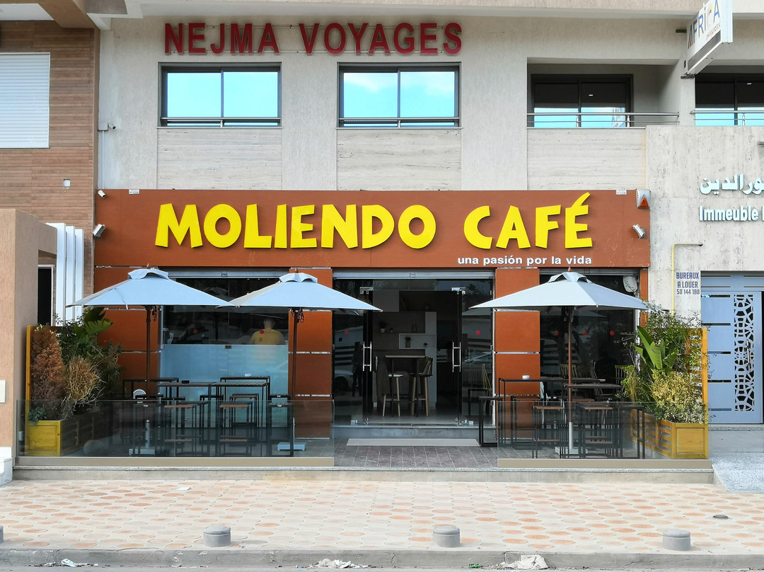 Moknine餐馆和美食-Moliendo Café