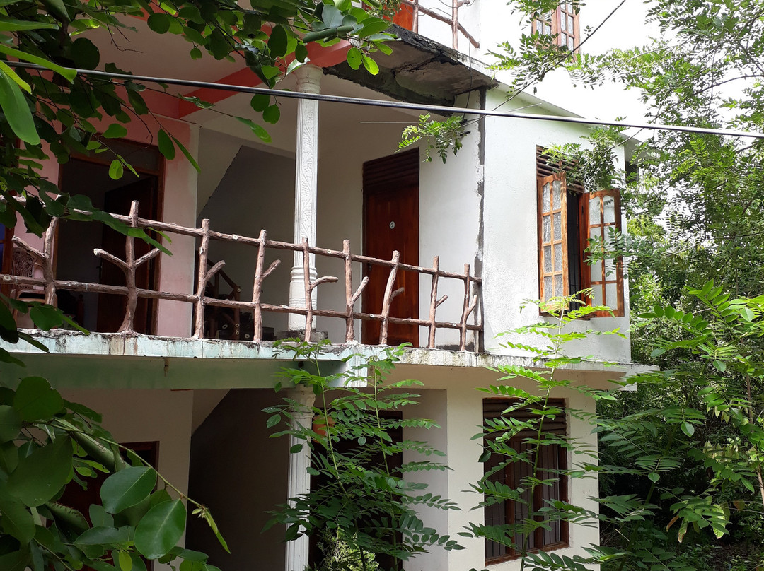 Sunitha Guest House & Hotel主图