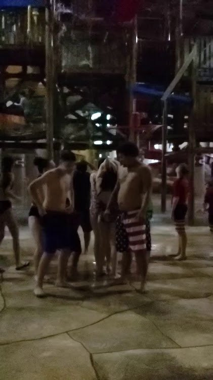 特拉弗斯城大灰狼洛奇酒店主图