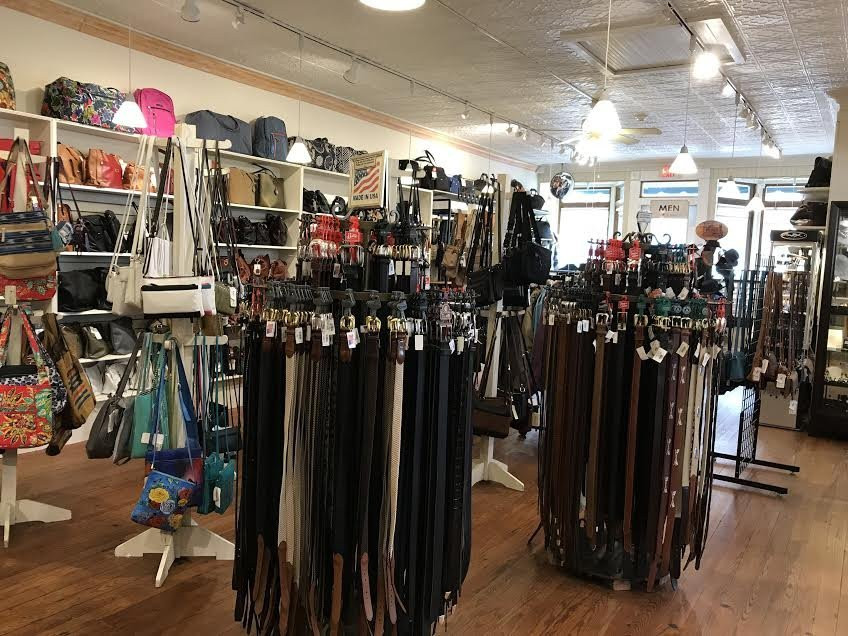 Di Angela Leather-Greenport必去景点